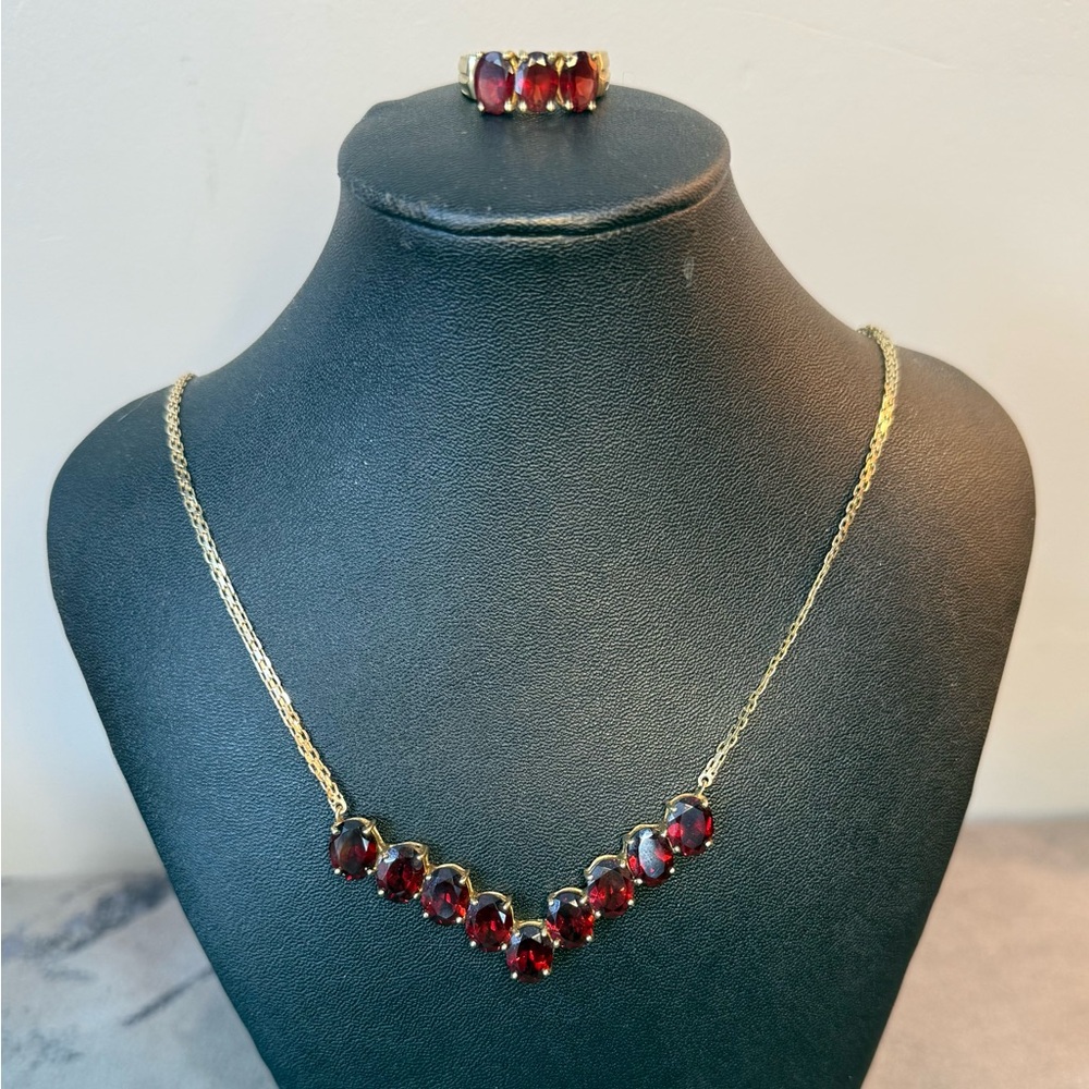 Elegant & Beautiful 10k Gold & Mozambique Garnet Ring And Necklace Set